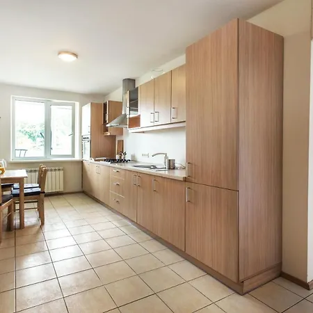 Cosy & Spacious In Artistic District *