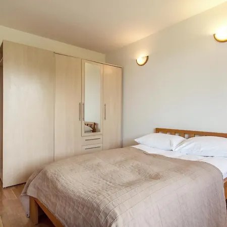 Cosy & Spacious In Artistic District