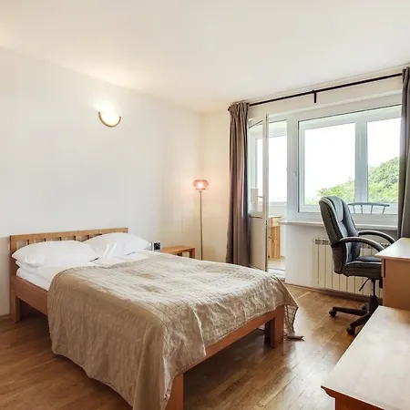 Cosy & Spacious In Artistic District Apartamento